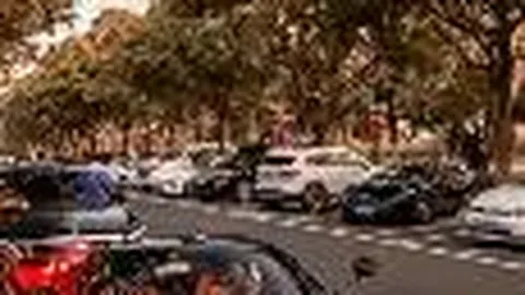 梅西拥抱引争议，球迷遭拘禁及禁赛