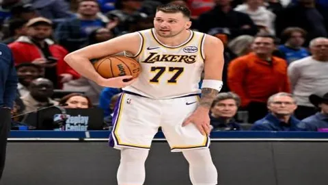 大乐透期号专家推荐：降班马首轮对决策略